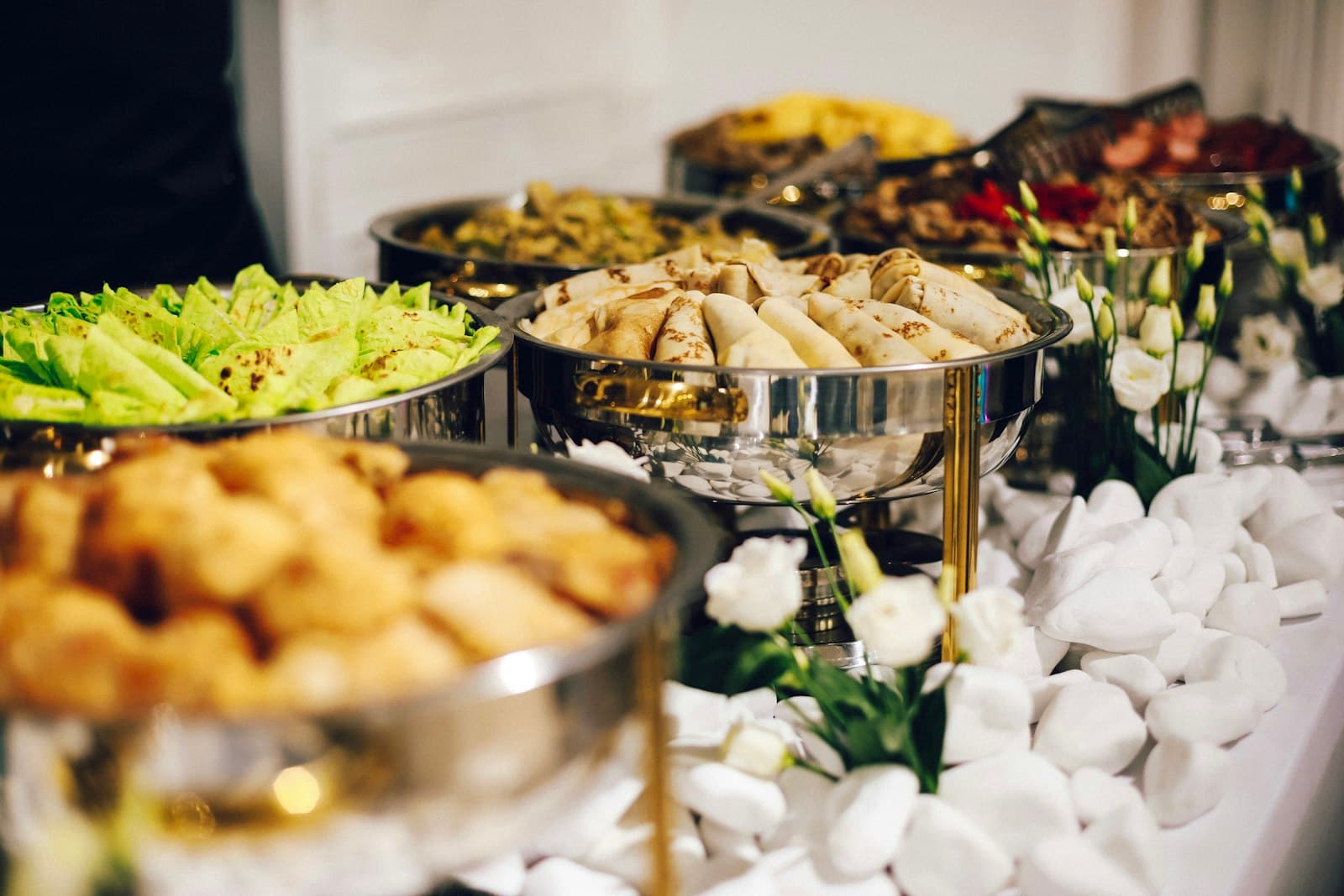 Buffet Klassik — warm-kaltes Buffet mit Salaten, Hauptgängen und Dessert-Variation